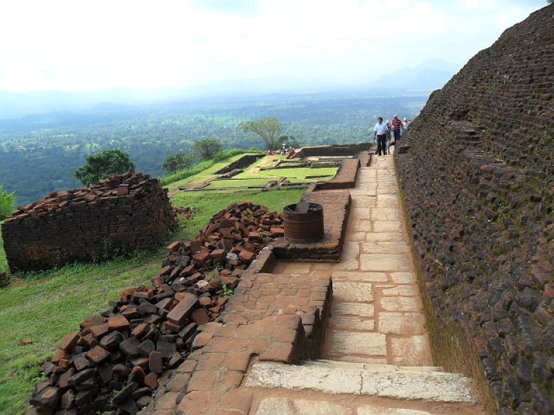 Dağın tepesindeki gizemli yapı Aslan Kayası