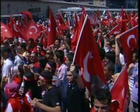 Türkiye şehitlerini andı