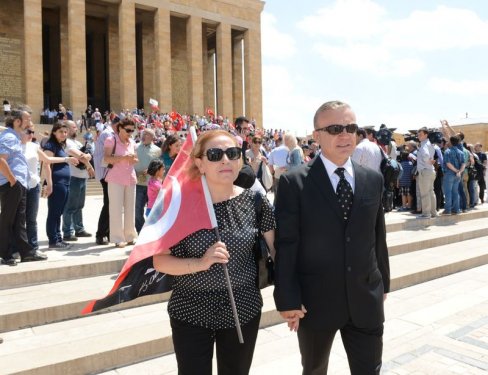 Balyoz sanıkları Anıtkabir'i ziyaret etti