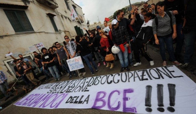 İtalya'da kemer sıkma eylemi