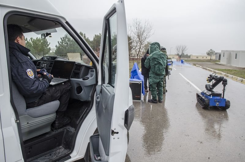 Bomba imha robotu kaplan birçok kente dağıtıldı