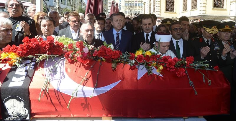 Kayahan son yolculuğuna uğurlandı