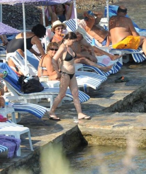 Nebahat Çehre: Bu yaz bikini giymeyeceğim