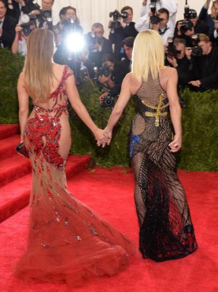 Met Gala'da şıklık yarışı