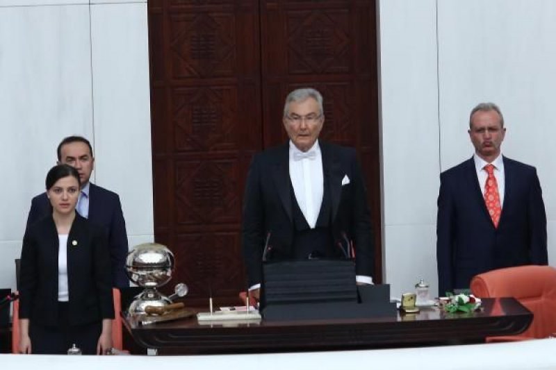 Meclis'te yemin töreni