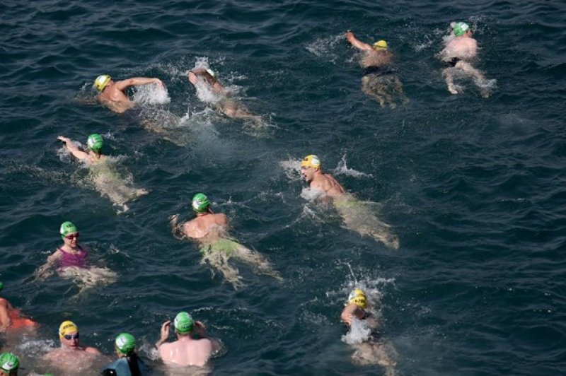 İstanbul Boğazı'nda yüzme şöleni