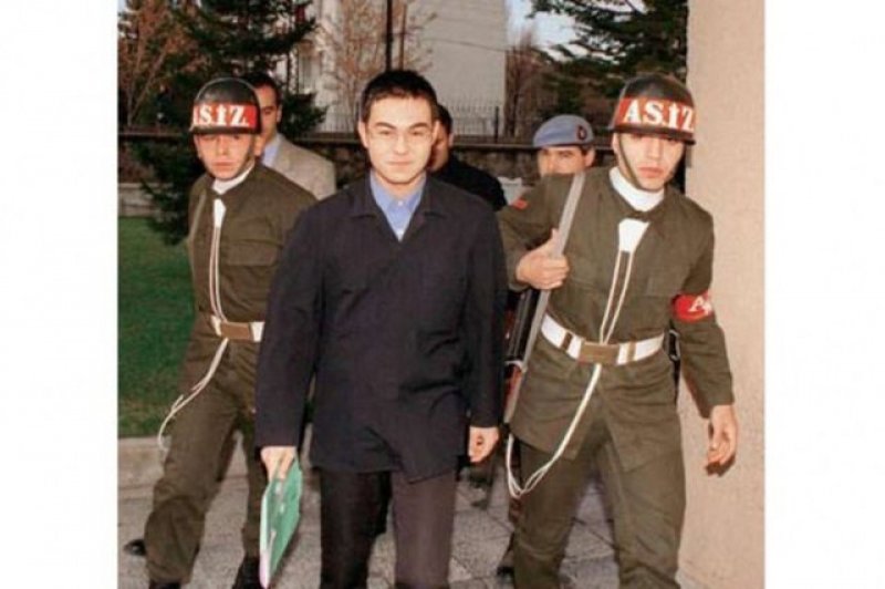 Bir dönem hapis yatan ünlüler