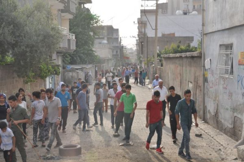 HDP'liler Cizre'ye akın etti