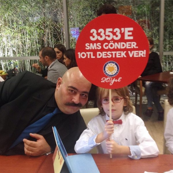 Ünlüler çocuklar için bir araya geldi