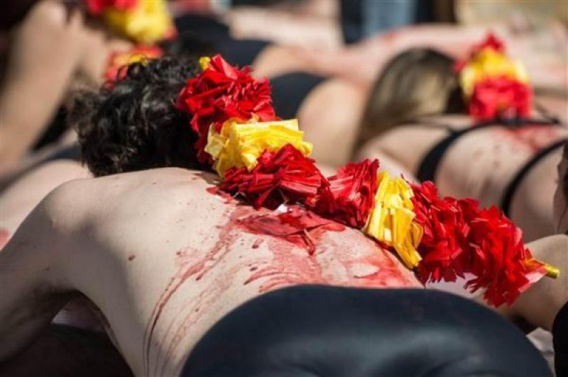 Madrid'de boğa güreşlerini protesto ettiler