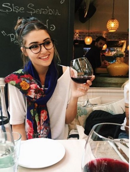 Hande Erçel'in Tayland tatili