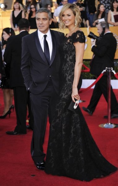 Eşlerinden kısa olan ünlü erkekler 