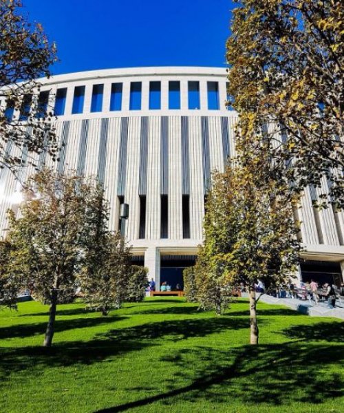 Türklerin inşa ettiği dünyanın en lüks stadı