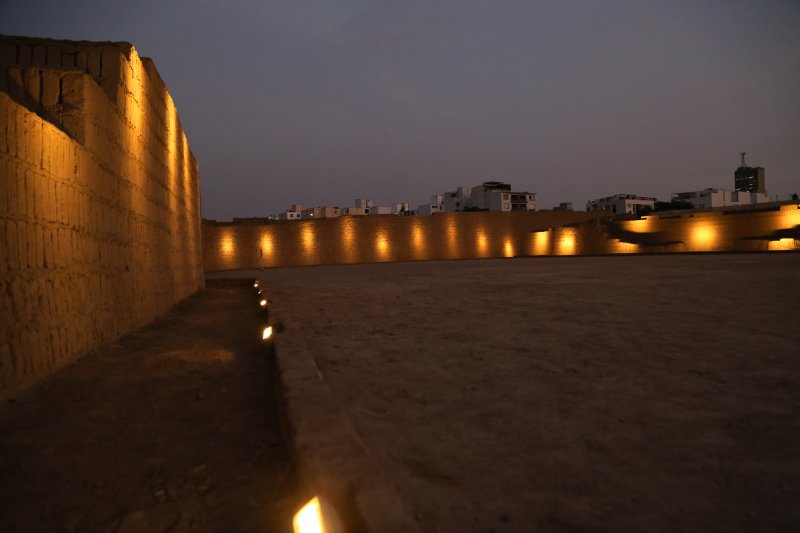 Peru'nun ortasında piramit çıktı