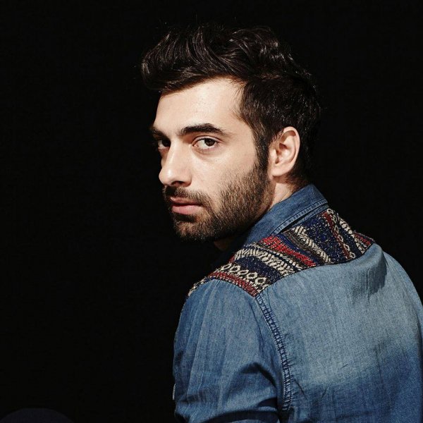 Yabancı dil bilen ünlü isimler 