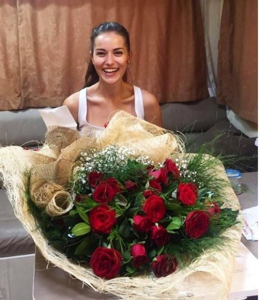 Burak Özçivit ile Fahriye Evcen'in nişanından yeni fotoğraflar