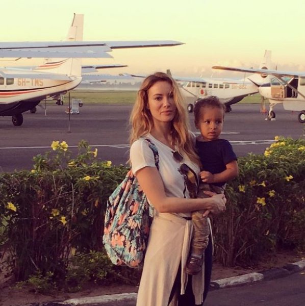 Gamze Özçelik kendini Afrikalı çocuklara adadı