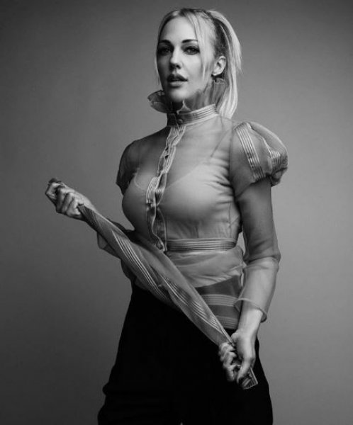 Meryem Uzerli dünya yıldızlarıyla