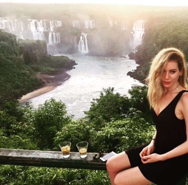 Sinem Kobal'ın ınstagram pozuna beğeni yağmuru