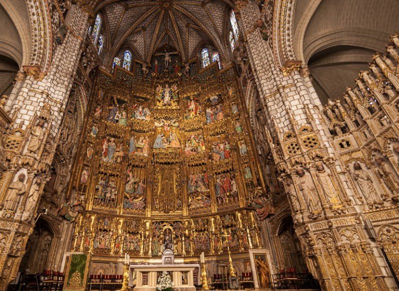 Görkemli yapılarıyla büyüleyen şehir Toledo