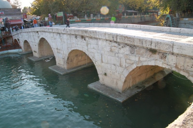 Tarihe tanıklık eden köprüler