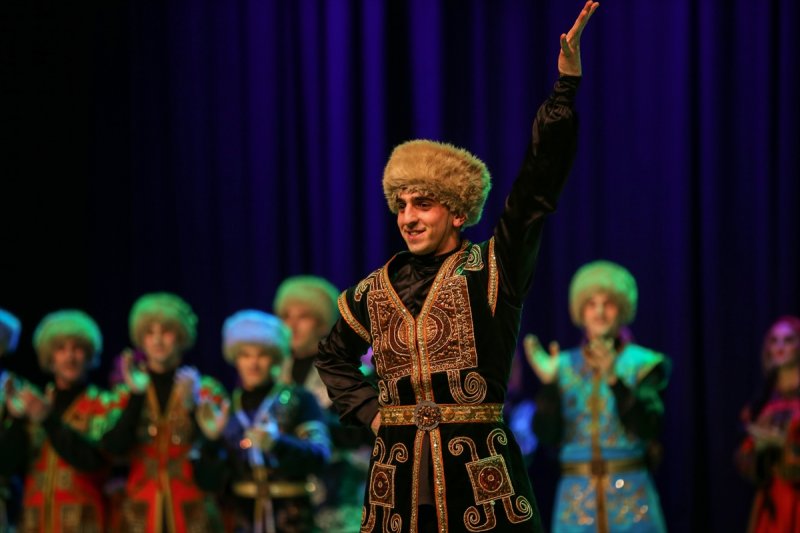 Lezginka Bursalıları coşturdu