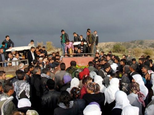 PKK'lı cenazesini helikopterle taşıdılar