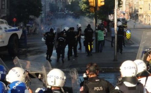 Taksim ve Yüksekova'da Hatip Dicle gerginliği