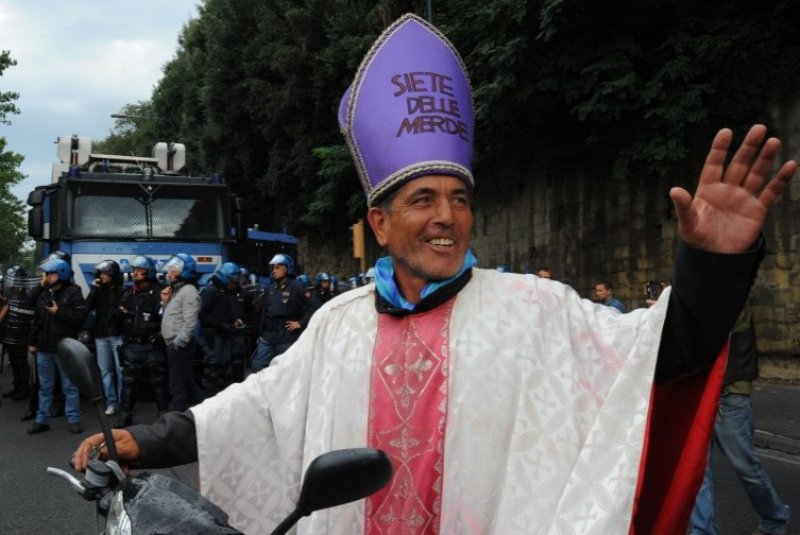 İtalya'da kemer sıkma eylemi