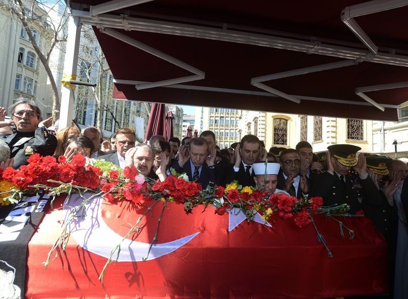 Kayahan son yolculuğuna uğurlandı