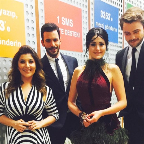 Ünlüler çocuklar için bir araya geldi