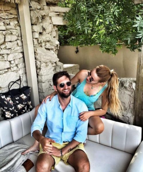 Gizem Karaca nişanlandı