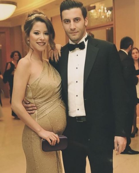 Güzel oyuncu İpek Usta doğum için gün sayıyor