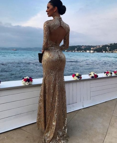 Cansu Taşkın sörf dersi aldı