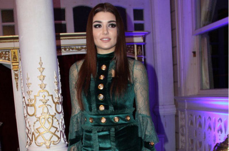 Ünlü isimlerin makyajsız halleri