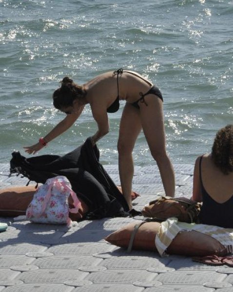 Oyuncu Melis Birkan tatilde