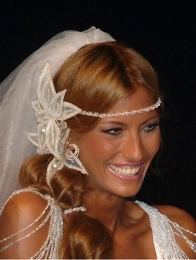 Çağla Şikel zamana meydan okuyan ünlülerden