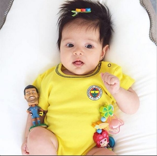 Volkan Demirel'in kızı Yade aynı babası