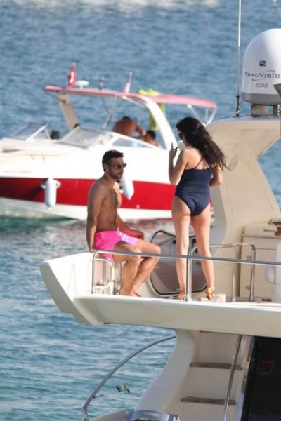 Tuğba Ekinci yeni sevgilisiyle tatilde