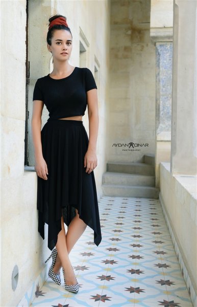 Yılanların Öcü’nün iki güzeli iyi anlaşıyor 