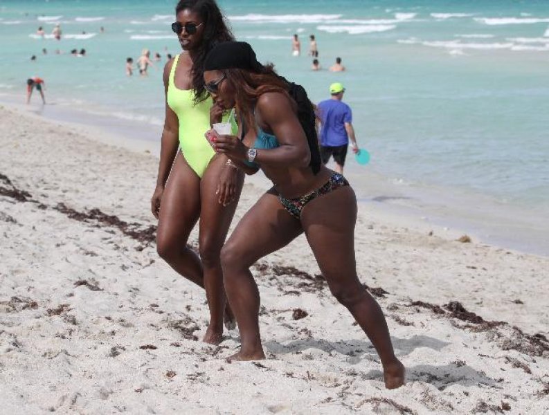 Tenis kortlarının yıldızı Serena Williams iç çamaşır mankeni oldu 