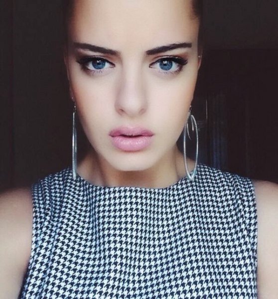 İdo'nun yeni tarzının sebebi sevgilisi çıktı