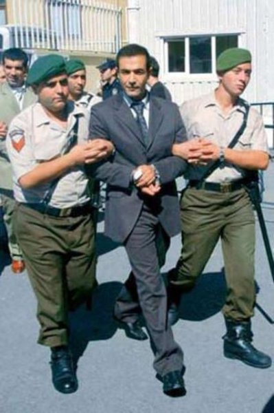 Bir dönem hapis yatan ünlüler