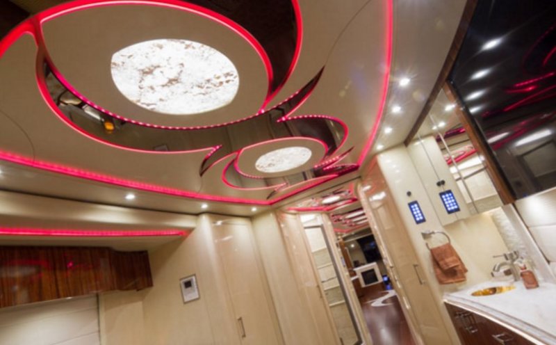 En modern tavan dekorasyonları