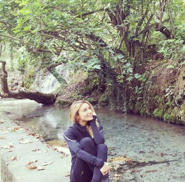 Gamze Özçelik kendini Afrikalı çocuklara adadı