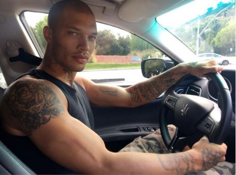 Dünyanın en yakışıklı mahkumu Jeremy Meeks sınır dışı edildi