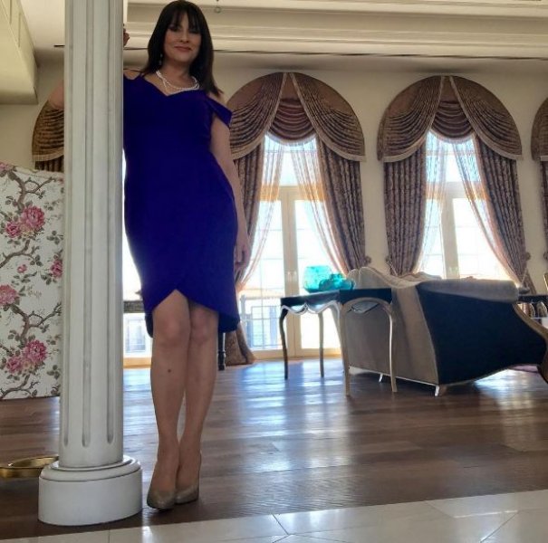 Aydan Şener bikinili fotoğrafını paylaştı