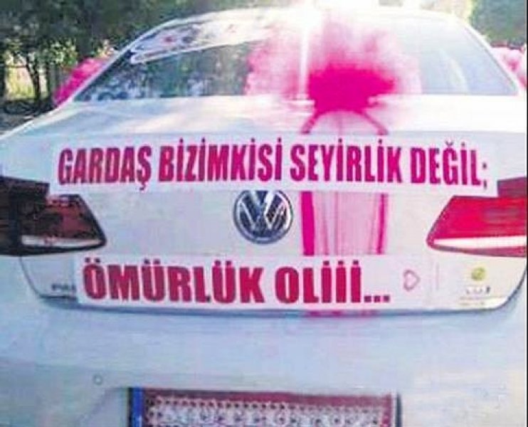İlginç gelin arabası yazıları 