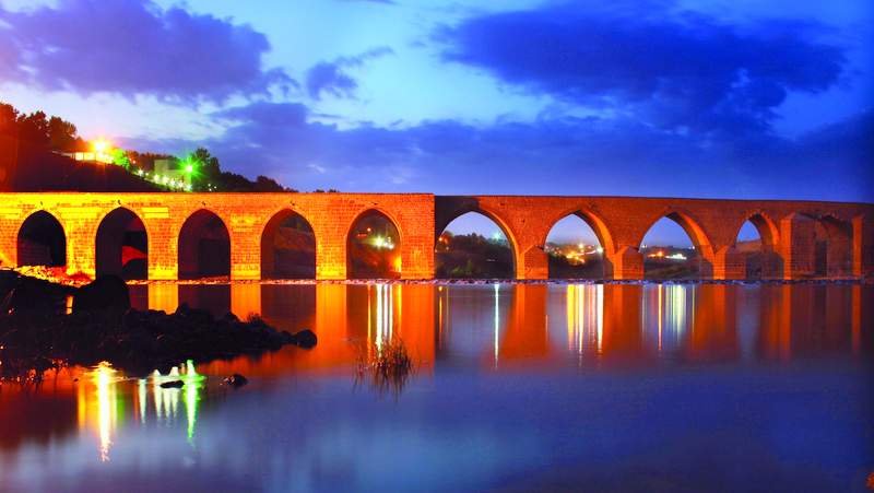 Tarihe tanıklık eden köprüler