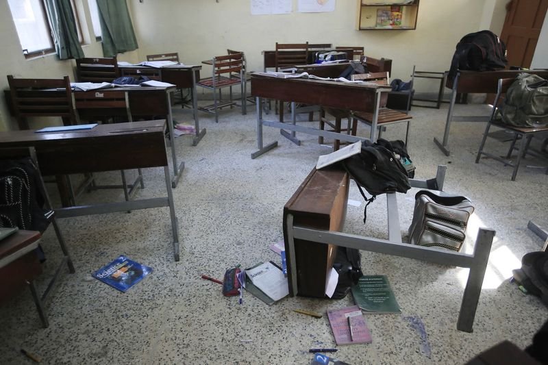 Pakistan'da Taliban'ın okul katliamından görüntüler